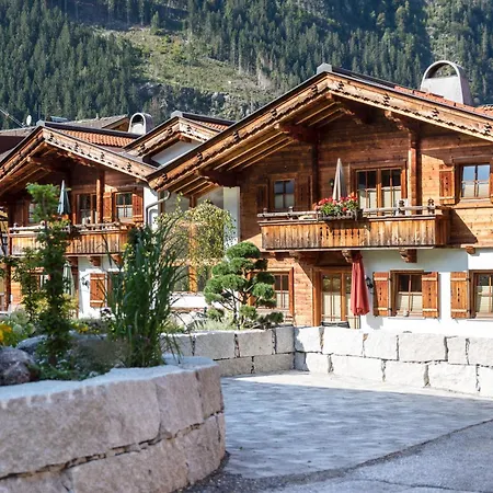 Alpenliving Майрхофен
